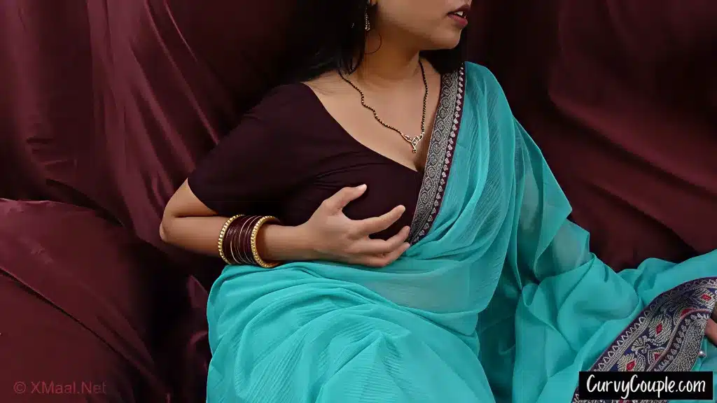 Hot Indian Bhabhi Big Boobs Saree Sex